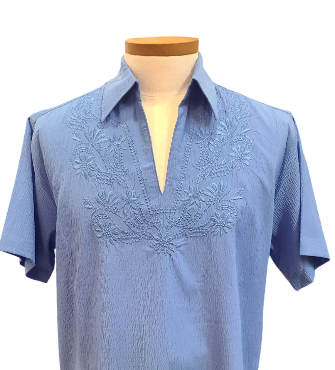 Bagazio Short Sleeves V Neck shirt with embroidery