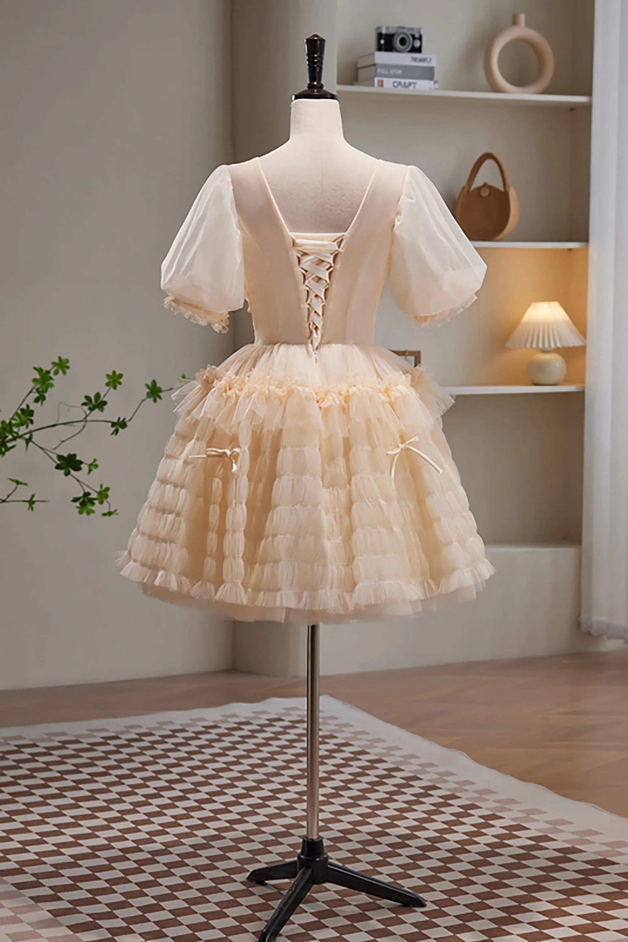 Champagne V Neck Short Sleeves Tulle Short Homecoming Dresses