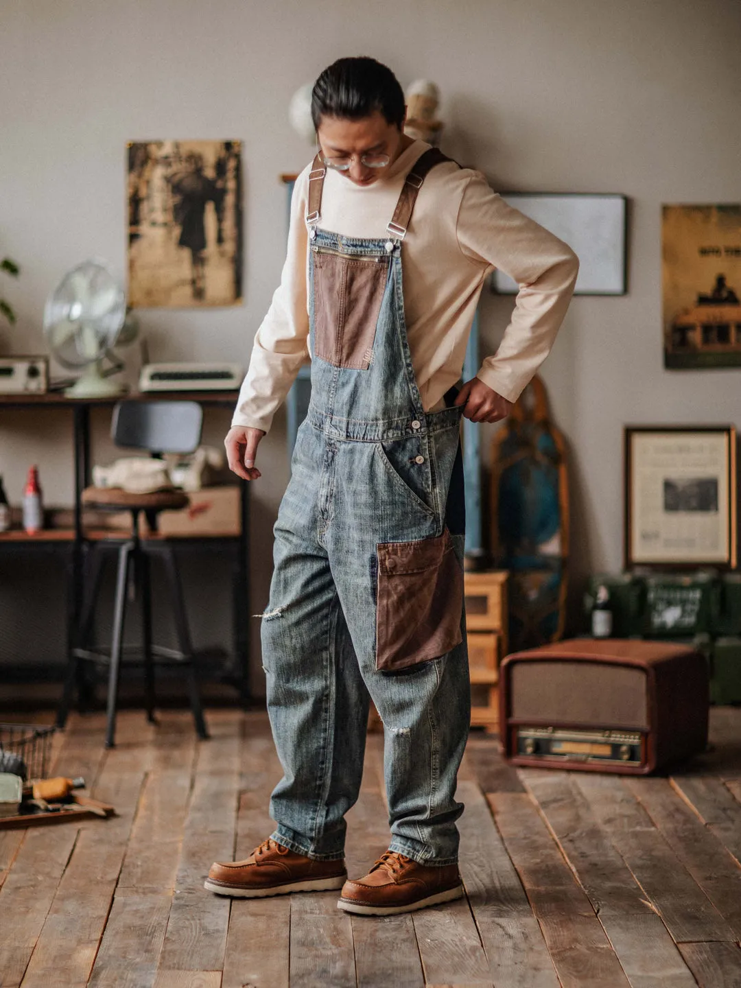 DISTRESSED DENIM OVERALLS CONTRAST-POCKET DUNGAREES