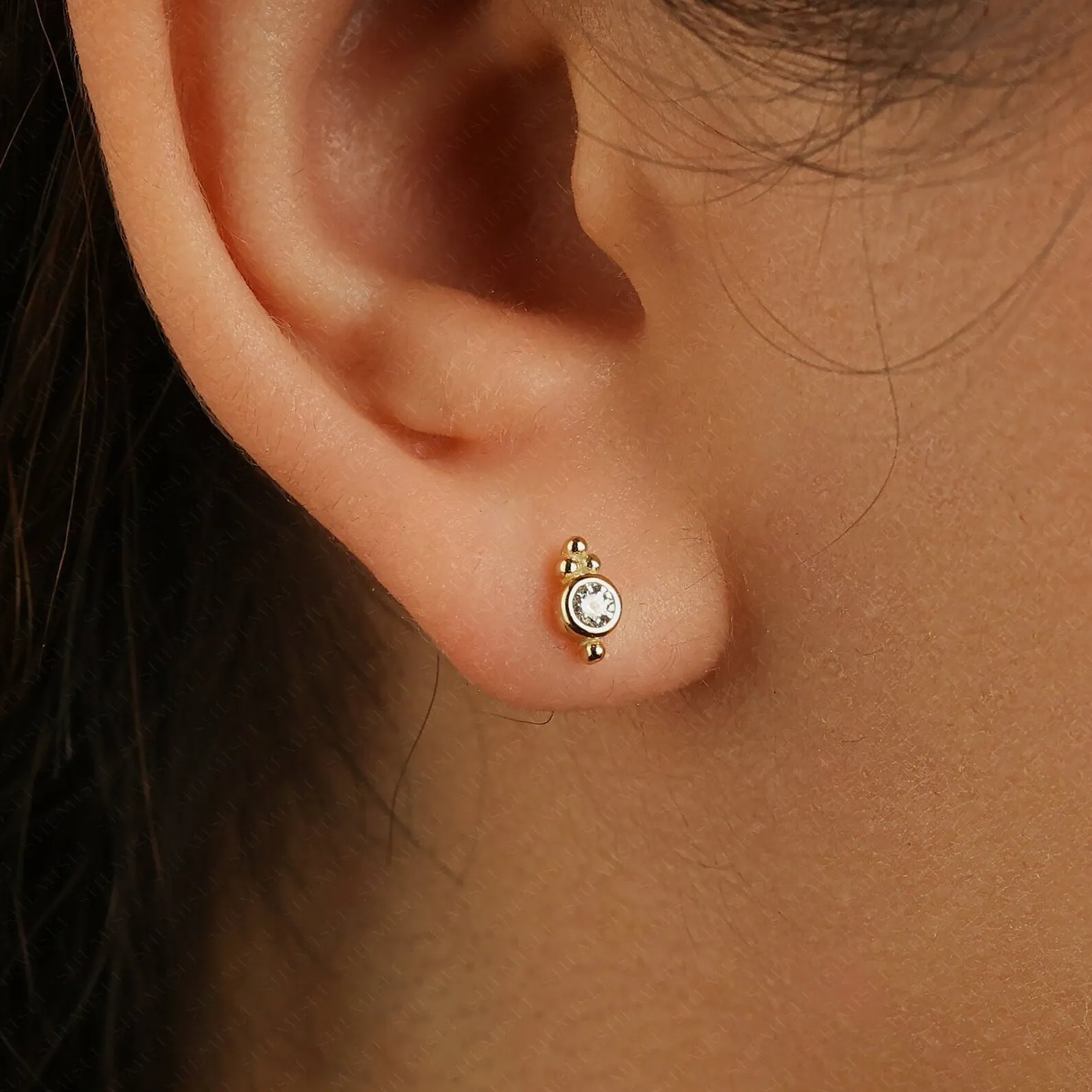 Tiny CZ stone Teardrop Studs, Unisex, Gold, Silver SHEMISLI - SS014